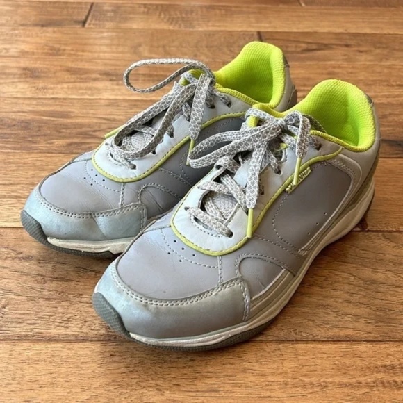 Vionic Zen Sneakers Walking Shoes Orthotic Support Comfort Silver Gray Size 6 - Picture 7 of 11